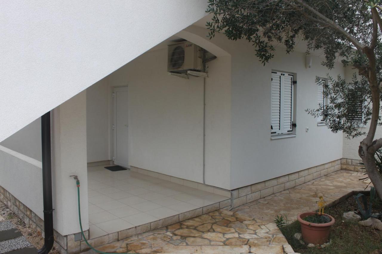 Summer House In Novalja Exterior photo